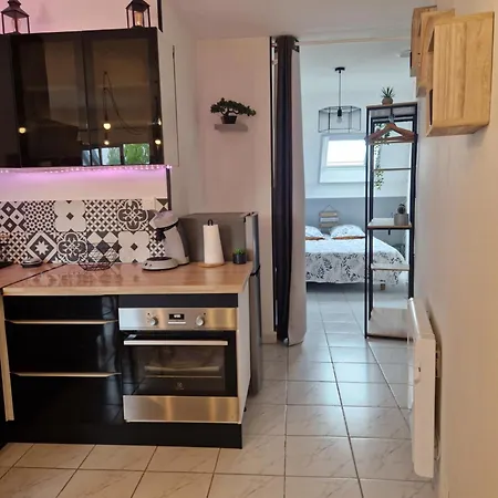 Apartment 37 M2 Avec Balcon *