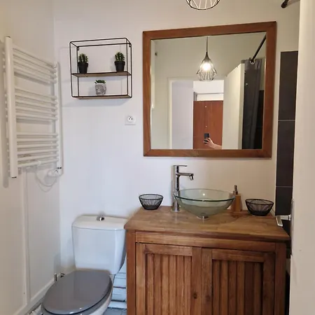 Apartment 37 M2 Avec Balcon *