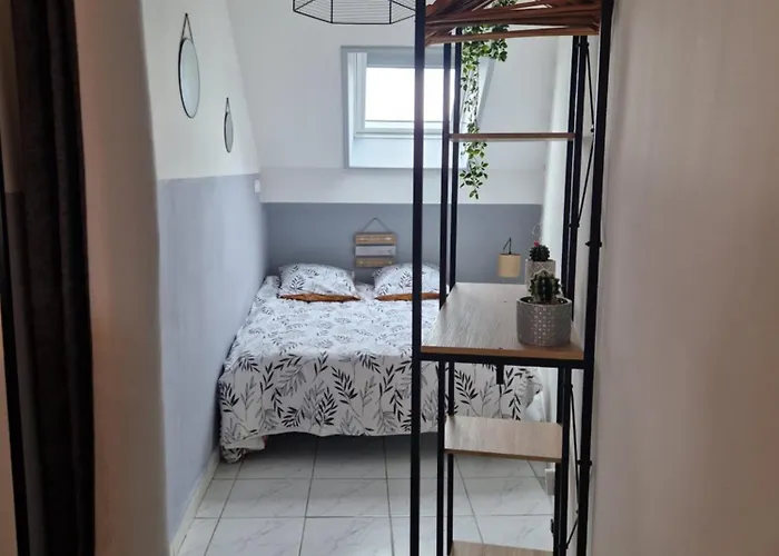 37 M2 Avec Balcon Apartman